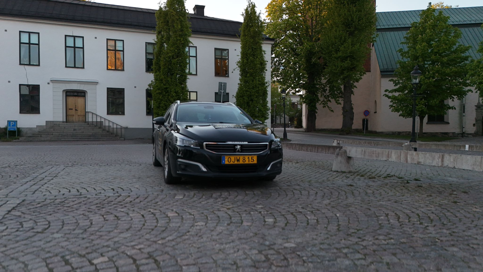 MS Taxitjänsts bil i centrala Nyköping